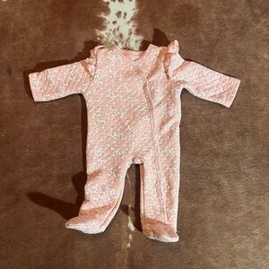 Boutique little girls button up onsie
Size 3/6 month